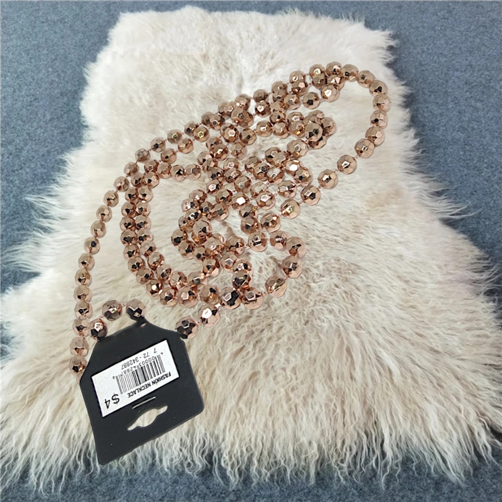 🌲10/$20. Gold Color Multifaceted Beads Necklace - Picture 2 of 2